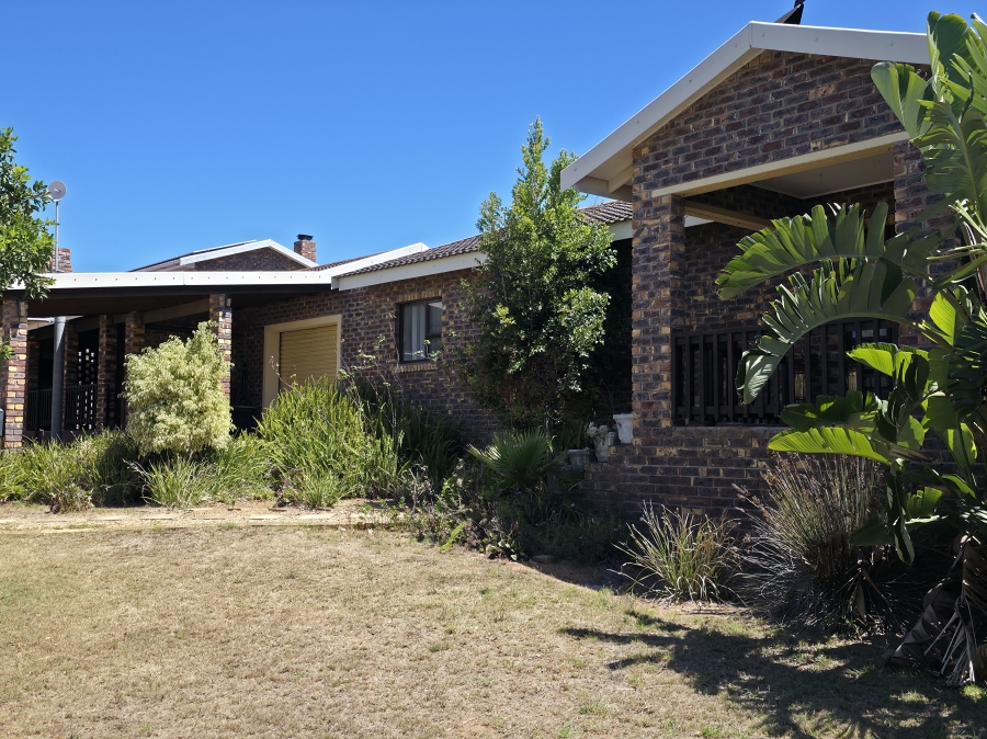 3 Bedroom Property for Sale in Wavecrest Eastern Cape